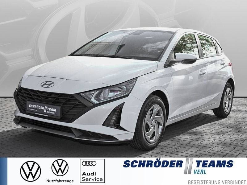 Andere farbe Gebraucht 2022 Hyundai i20 Select Kleinwagen | 19.990 € (Teuer) - Bild 1/4