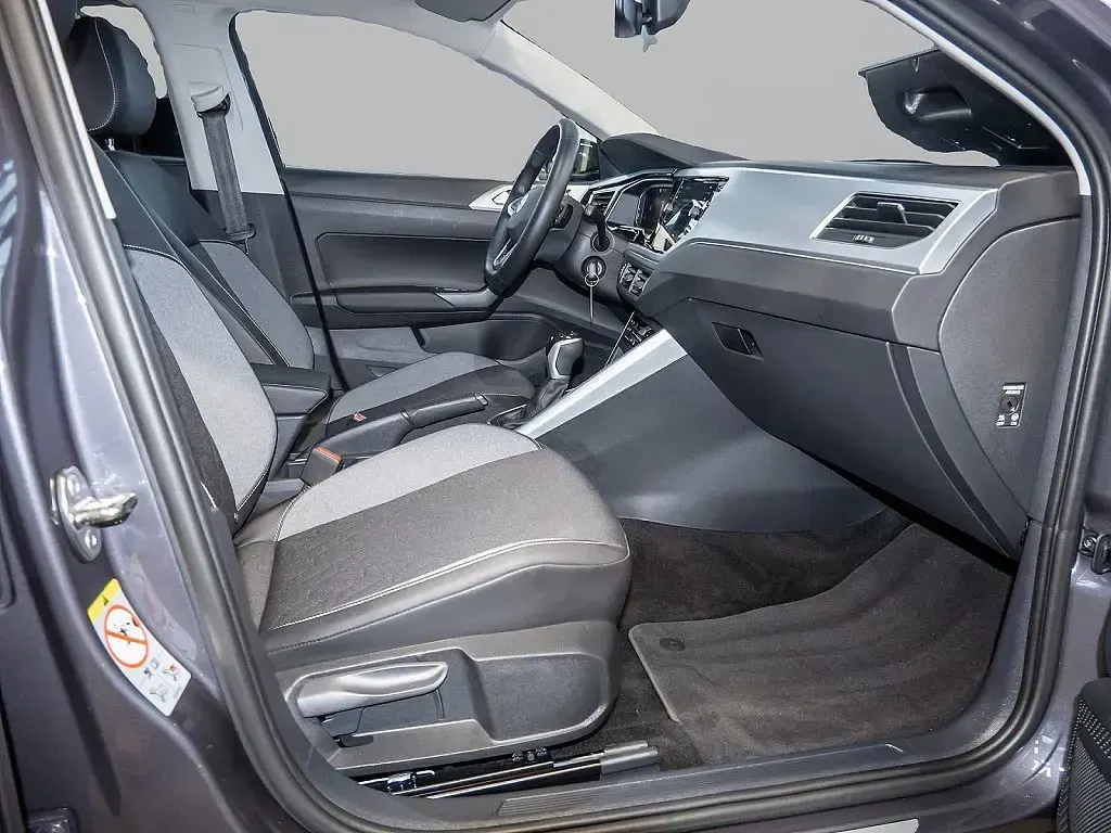 Używany VW Taigo 150 KM (110 kW) 2025 Szary SUV