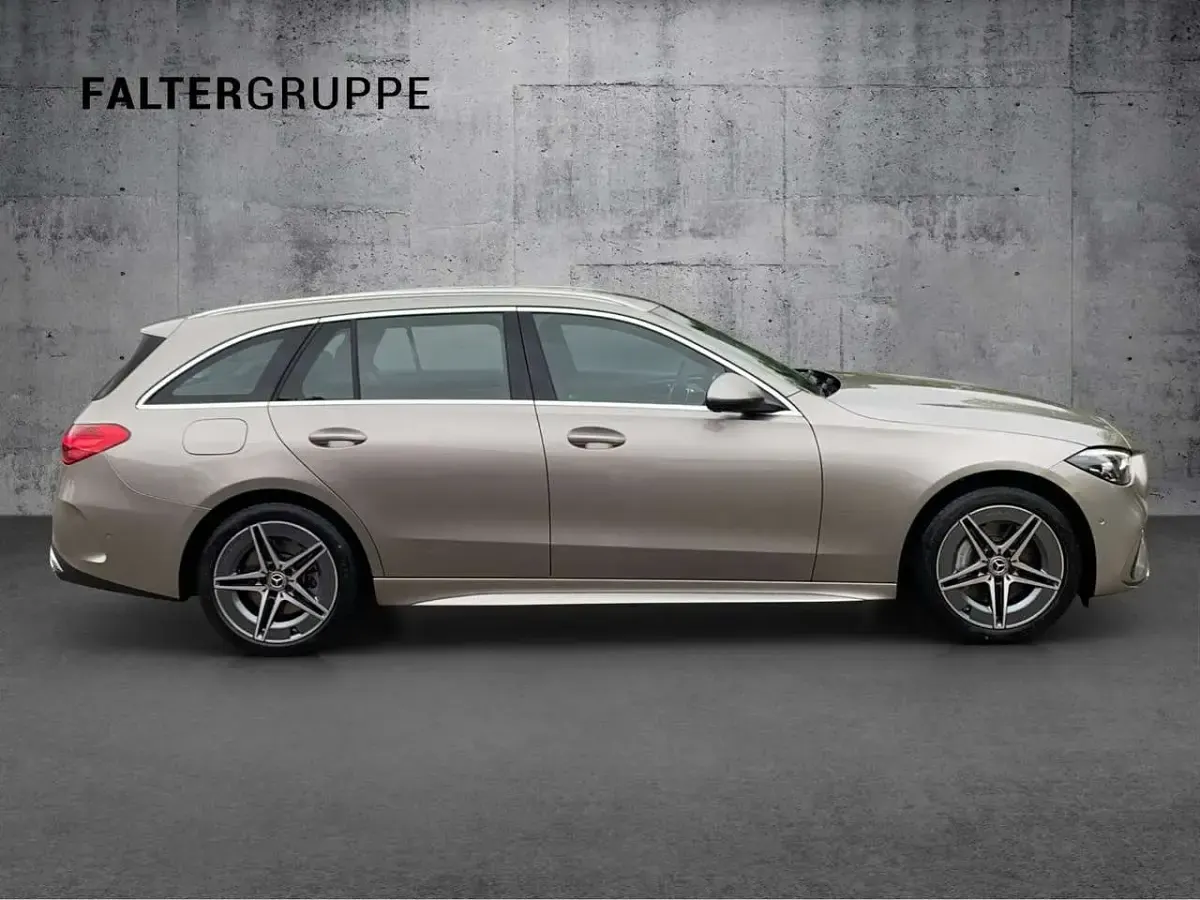 Gebraucht Mercedes C300e AMG line 204 PS (150 kW) 2024 Silber Kombi