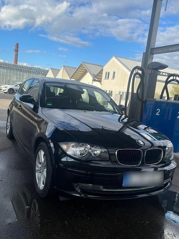Second-hand BMW 118 143 CP (105 kW) 2009 Negru Hatchback