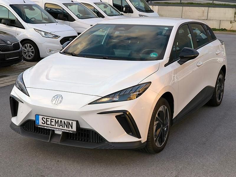 Weiß Gebraucht 2023 MG MG4 EV Kleinwagen | 16.400 € (Fairer Preis) - Bild 1/4