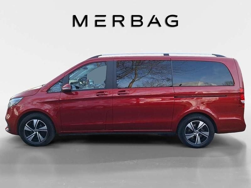 Gebraucht Mercedes V220 163 PS (119 kW) 2024 Hyazinthrot metallic Van / Kleinbus