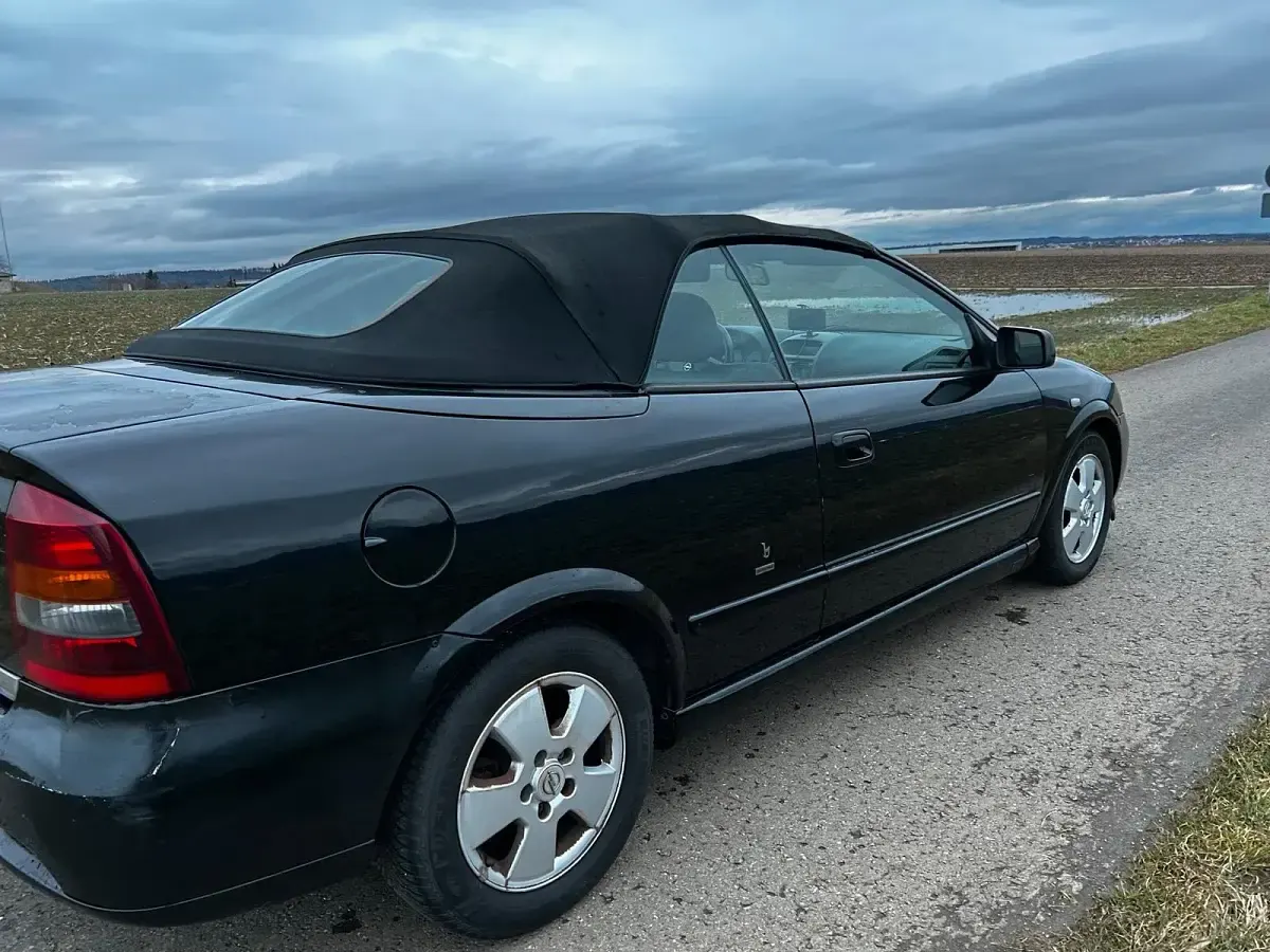 Gebraucht Opel Astra 125 PS (91 kW) 2004 Schwarz Cabrio