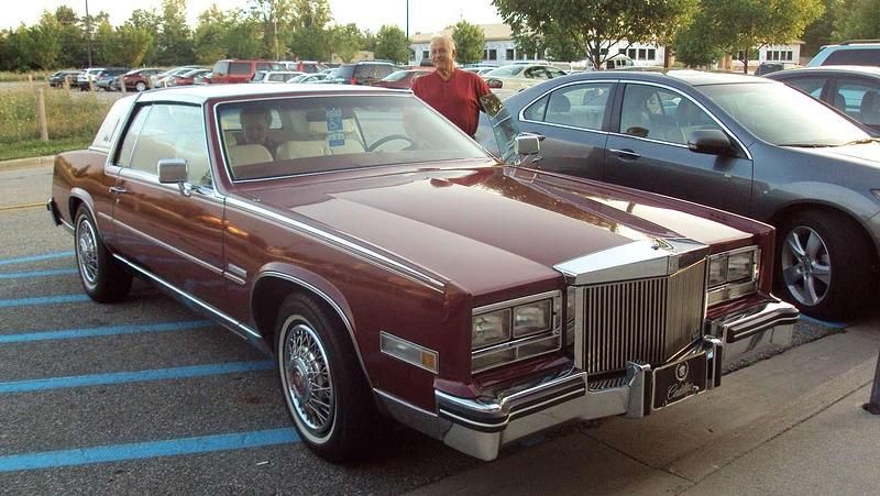 Rot Gebraucht 1983 Cadillac Eldorado Coupé | 14.950 € - Bild 1/4