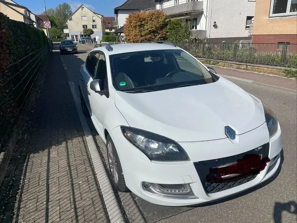 Gebraucht Renault Mégane Dynamique 110 PS (80 kW) 2012 Weiß Limousine