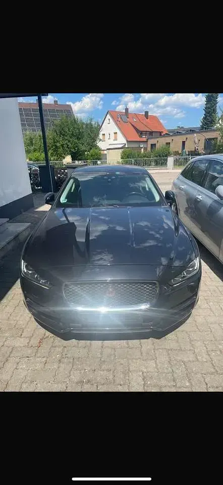 Gebraucht Jaguar XE Prestige 179 PS (131 kW) 2017 Schwarz Limousine