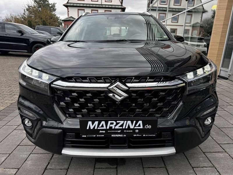 Gebraucht Suzuki SX4 Comfort+ 102 PS (75 kW) 2024 Schwarz Van / Kleinbus
