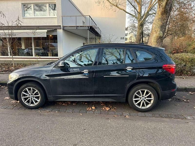 Gebraucht BMW X1 Advantage 140 PS (102 kW) 2019 Schwarz SUV