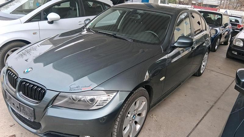 Gebraucht BMW 318 143 PS (105 kW) 2009 Grün Limousine