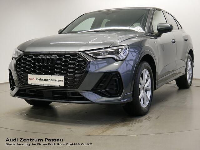 Grau Gebraucht 2022 Audi Q3 Sportback S-Line SUV | 33.130 € (Teuer) - Bild 1/2