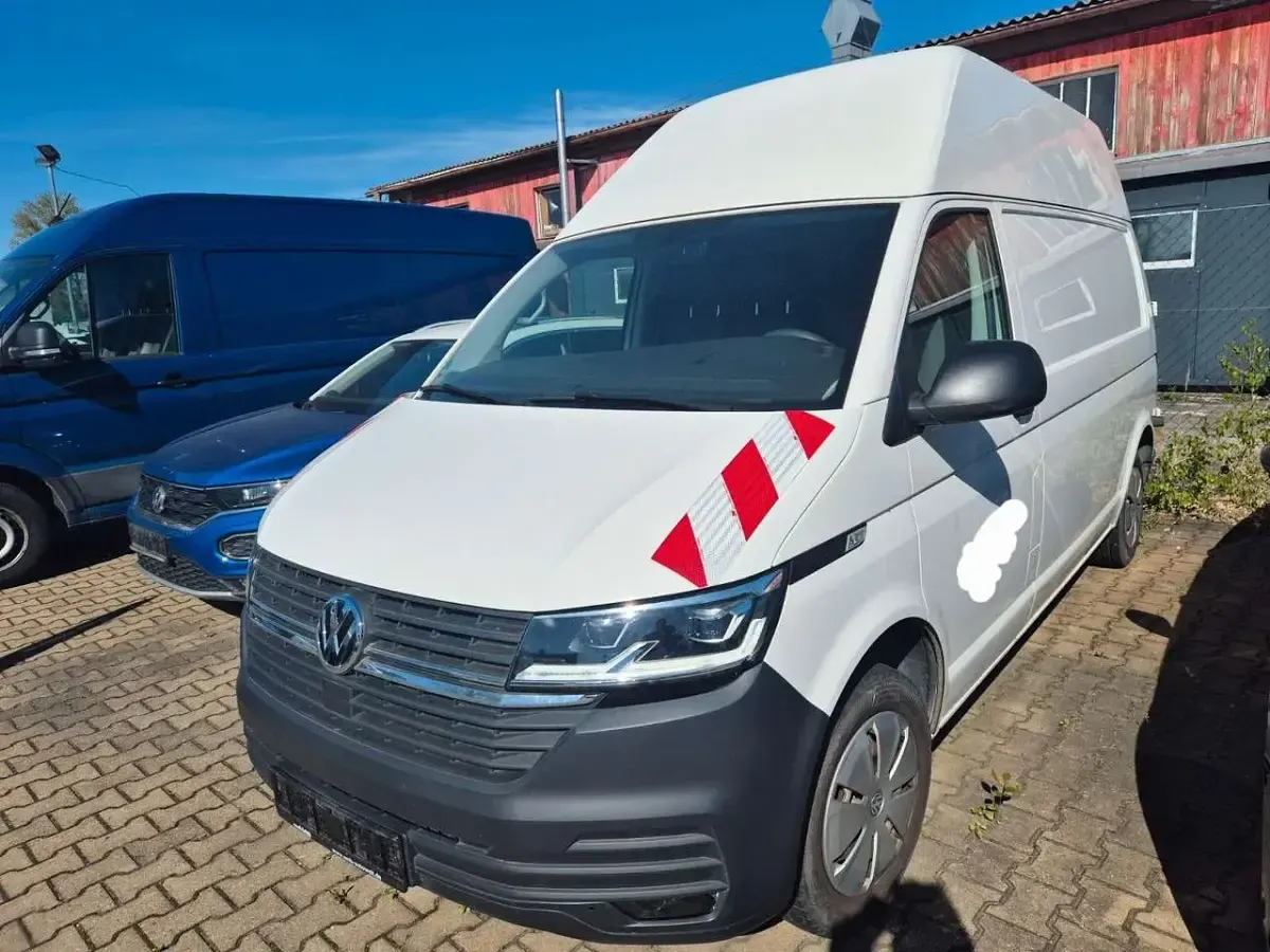 Gebraucht VW Transporter 110 PS (80 kW) 2021 Candyweiß Van