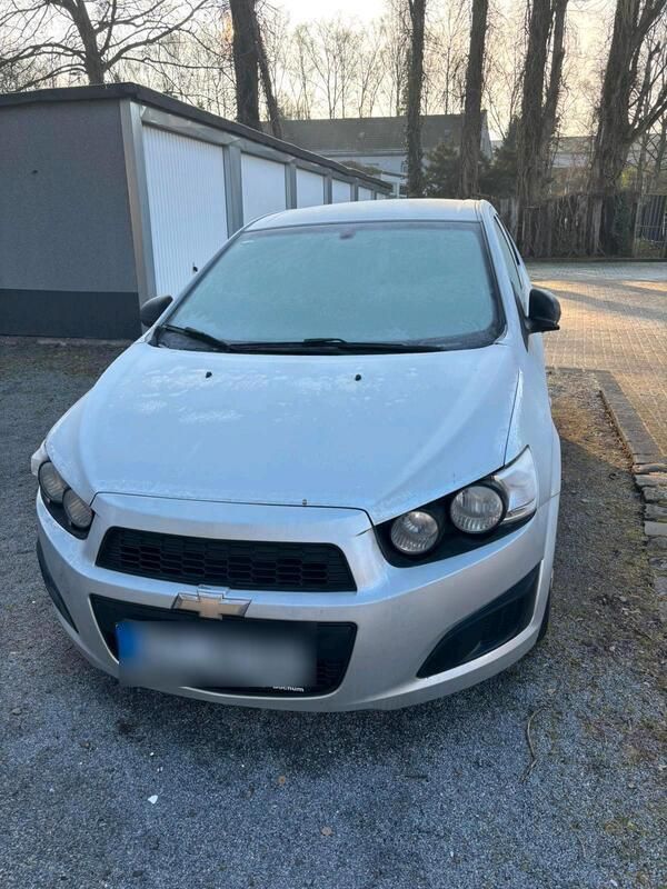 Grau Gebraucht 2012 Chevrolet Aveo Kleinwagen | 2.400 € (Superpreis) - Bild 1/4