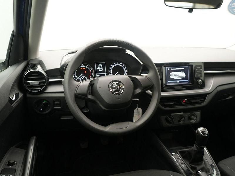 Gebraucht Skoda Fabia Easy 65 PS (47 kW) 2023 Blau / energy blau Kleinwagen