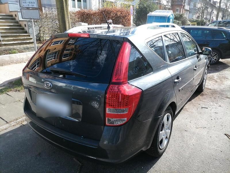 Gebraucht Kia Ceed 109 PS (80 kW) 2010 Grün Kleinwagen