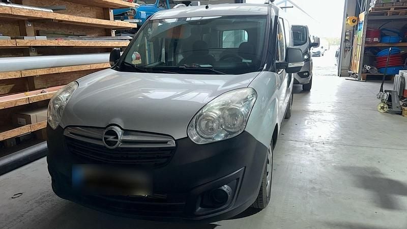Gebraucht Opel Combo 120 PS (88 kW) 2016 Silber Van / Kleinbus
