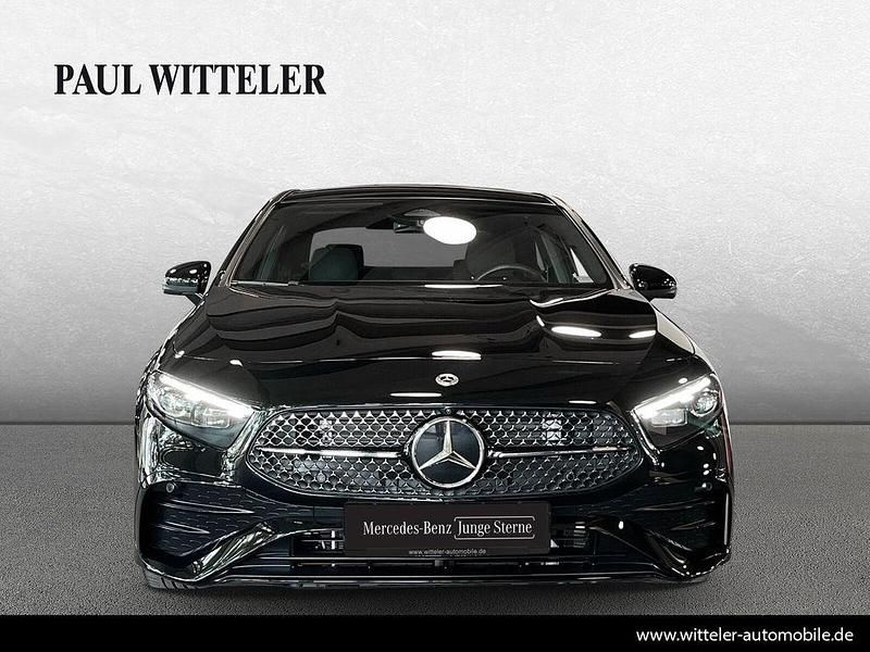 Gebraucht Mercedes A180 AMG line 136 PS (100 kW) 2024 Lack kosmosschwarz Limousine
