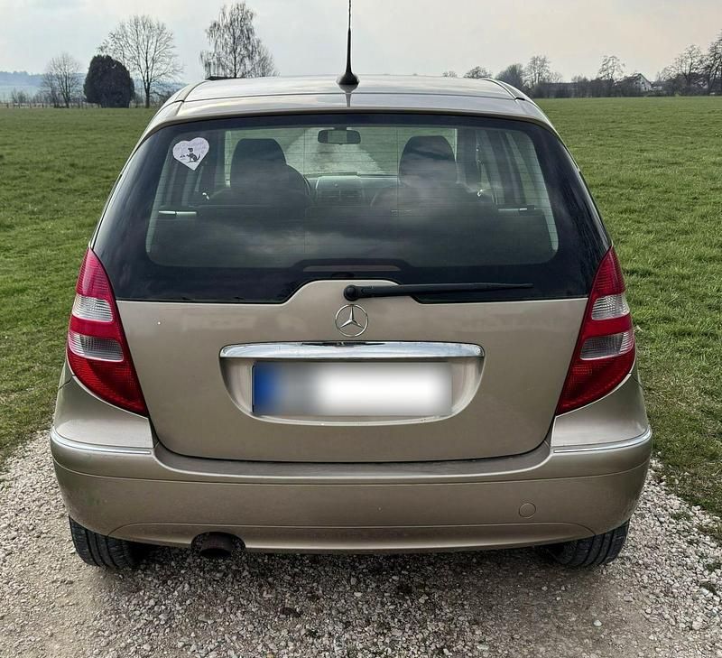 Gebraucht Mercedes A180 Elegance 109 PS (80 kW) 2005 Gold Van / Kleinbus