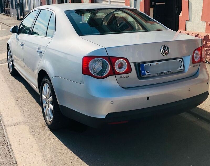 Silber Gebraucht 2006 VW Jetta Comfortline Limousine | 5.500 € (Etwas zu teuer) - Bild 1/4