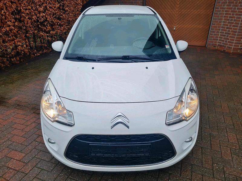 Gebraucht Citroën C3 73 PS (53 kW) 2011 Weiß Kleinwagen