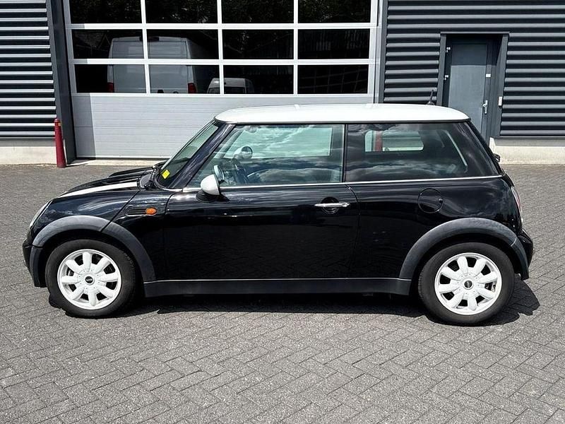 Second-hand Mini Cooper Pepper 116 CP (85 kW) 2002 Negru Hatchback