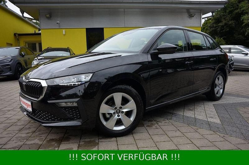 Black magic perleffect Neu 2025 Skoda Scala Kleinwagen | 20.880 € (Fairer Preis) - Bild 1/4