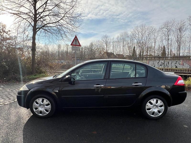 Schwarz Gebraucht 2008 Renault Mégane II Limousine | 3.000 € (Fairer Preis) - Bild 1/4