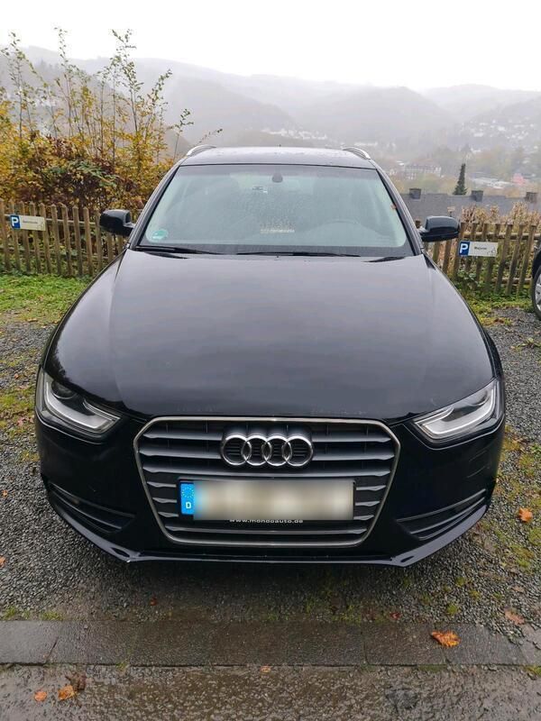 Schwarz Gebraucht 2012 Audi A4 Kombi | 13.000 € (Teuer) - Bild 1/4