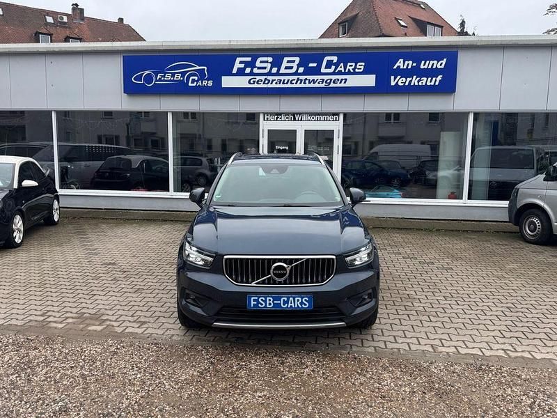 Blau Gebraucht 2018 Volvo XC40 Inscription SUV | 25.900 € (Guter Preis) - Bild 1/4