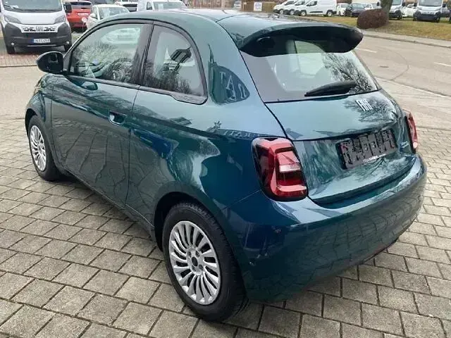 Gebraucht Fiat 500e Basis 86 kW (118 PS) 2023 Grün Limousine
