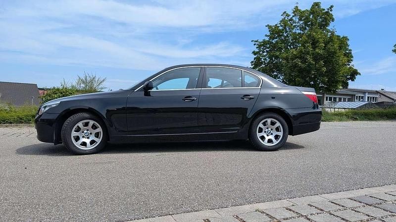 Gebraucht BMW 523 190 PS (139 kW) 2008 Schwarz Limousine