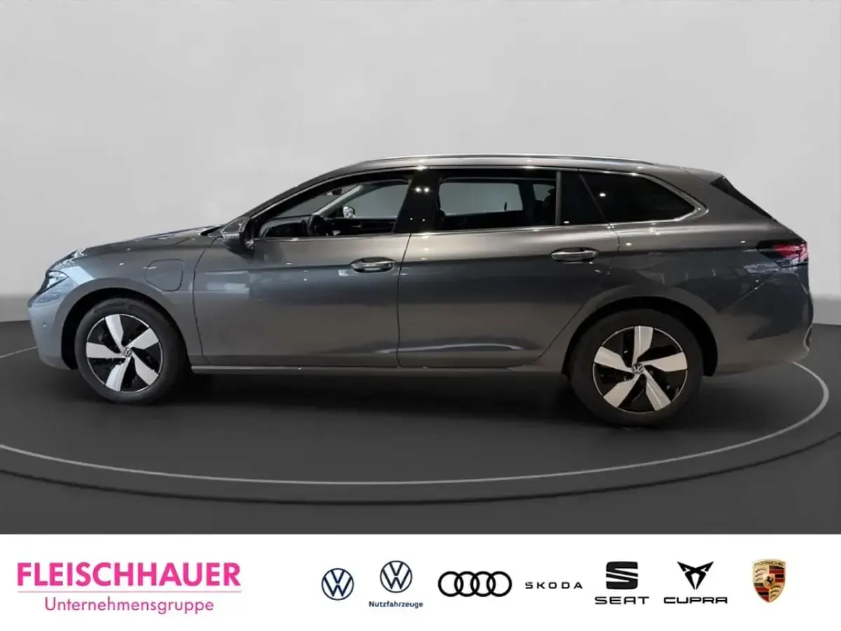 Neu VW Passat Business 272 PS (200 kW) 2026 Grau Kombi