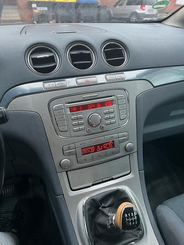 Gebraucht Ford S-MAX S 125 PS (91 kW) 2009 Andere farben Van / Kleinbus