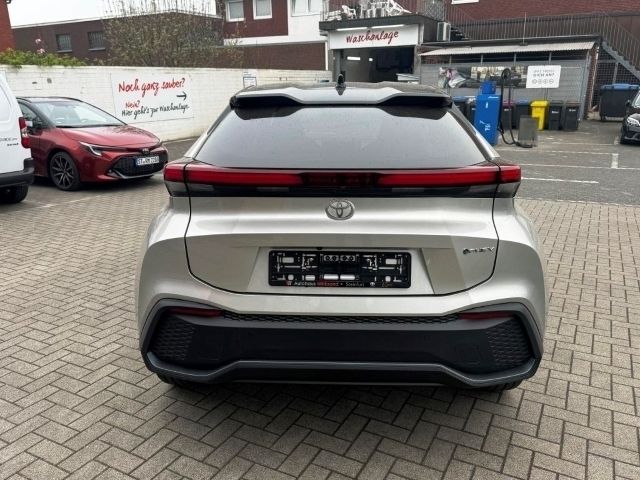Neu Toyota C-HR 223 PS (164 kW) 2025 Silber SUV