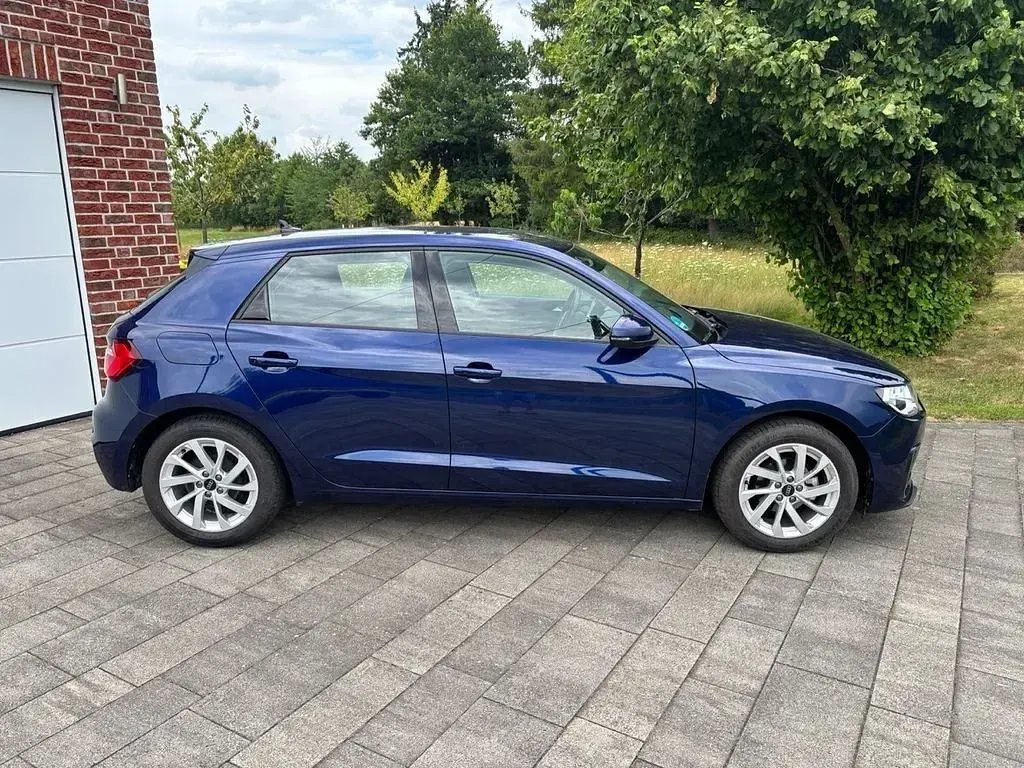 Gebraucht Audi A1 Sportback Sport 95 PS (69 kW) 2024 Blau Kleinwagen