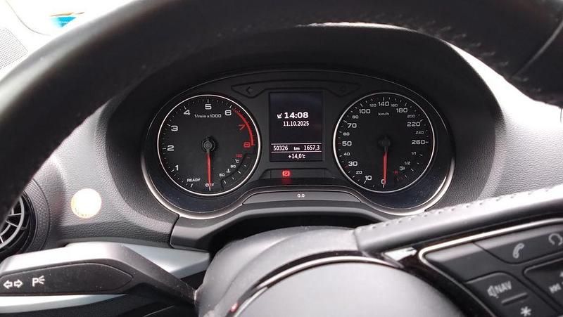 Grau Gebraucht 2019 Audi Q2 S-Line SUV | 21.500 € (Fairer Preis) - Bild 1/4