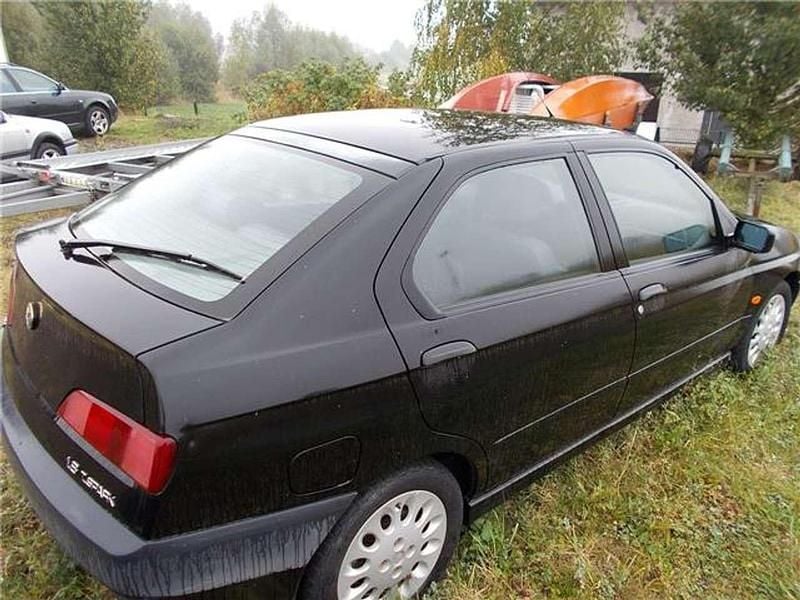 Gebraucht Alfa Romeo 146 140 PS (102 kW) 1997 Schwarz Kleinwagen