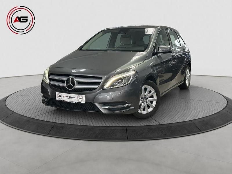 Gebraucht Mercedes B200 136 PS (100 kW) 2012 Grau Van / Kleinbus