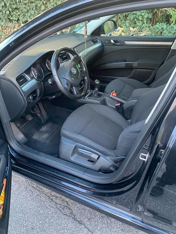 Gebraucht Skoda Octavia 105 PS (77 kW) 2009 Limousine