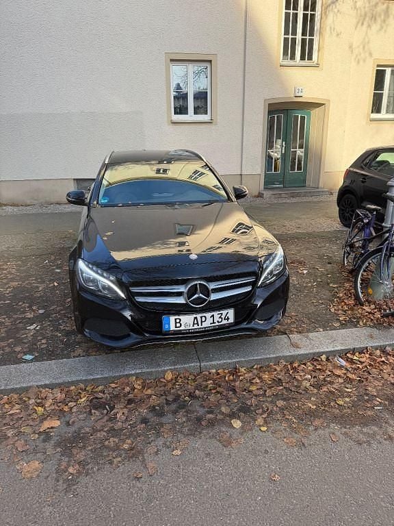 Schwarz Gebraucht 2016 Mercedes C220 Limousine | 13.999 € (Superpreis) - Bild 1/4
