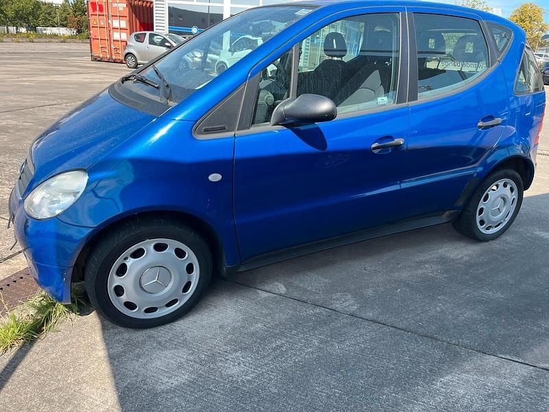 Blau Gebraucht 1999 Mercedes A140 Kleinwagen | 2.599 € (Teuer) - Bild 1/4