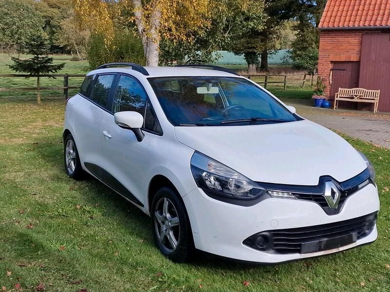 Weiß Gebraucht 2014 Renault Clio GrandTour Kombi | 3.400 € (Fairer Preis) - Bild 1/4