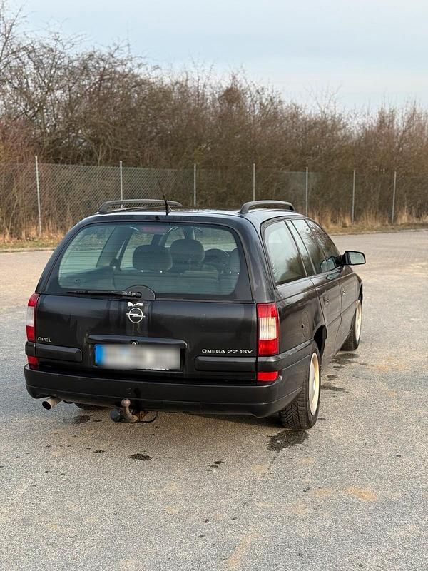 Gebraucht Opel Omega 140 PS (102 kW) 2001 Schwarz Kombi