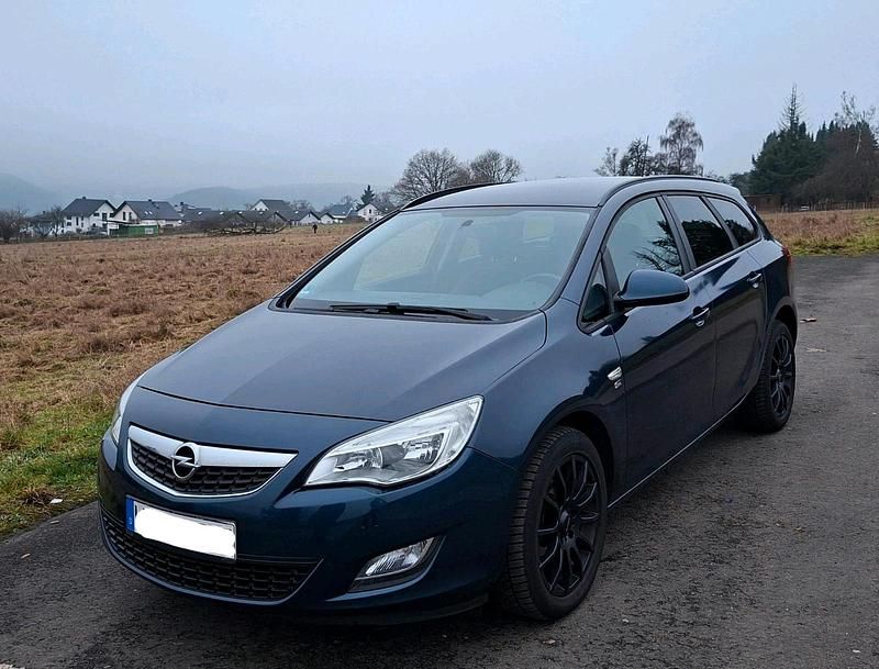 Blau Gebraucht 2012 Opel Astra Kombi | 4.790 € - Bild 1/4