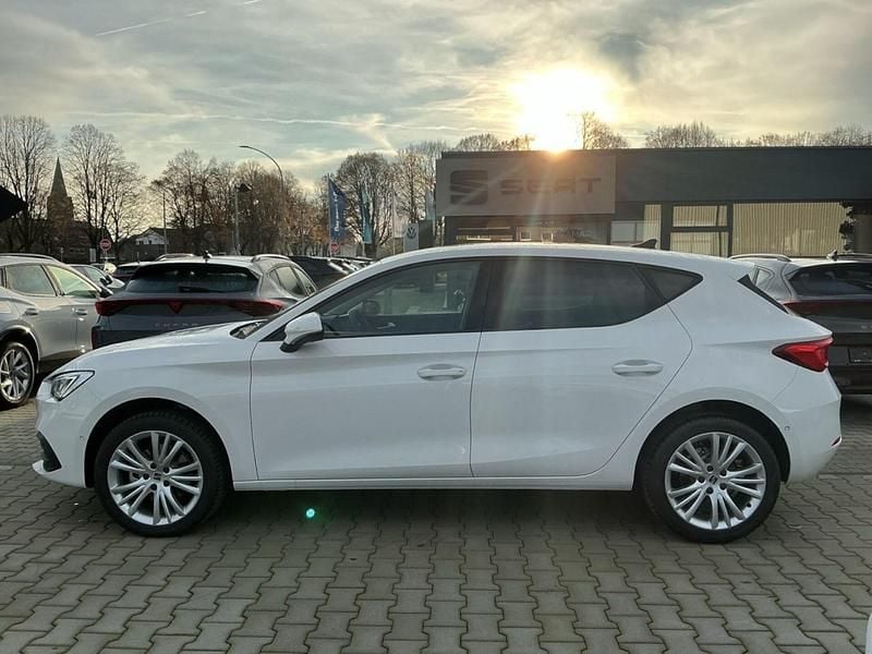 Gebraucht Seat Leon Style 150 PS (110 kW) 2024 Weiß Limousine