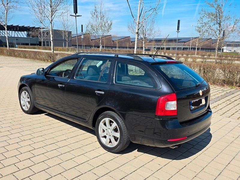 Usado Skoda Octavia 122 HP (89 kW) 2009 Preto Carrinha