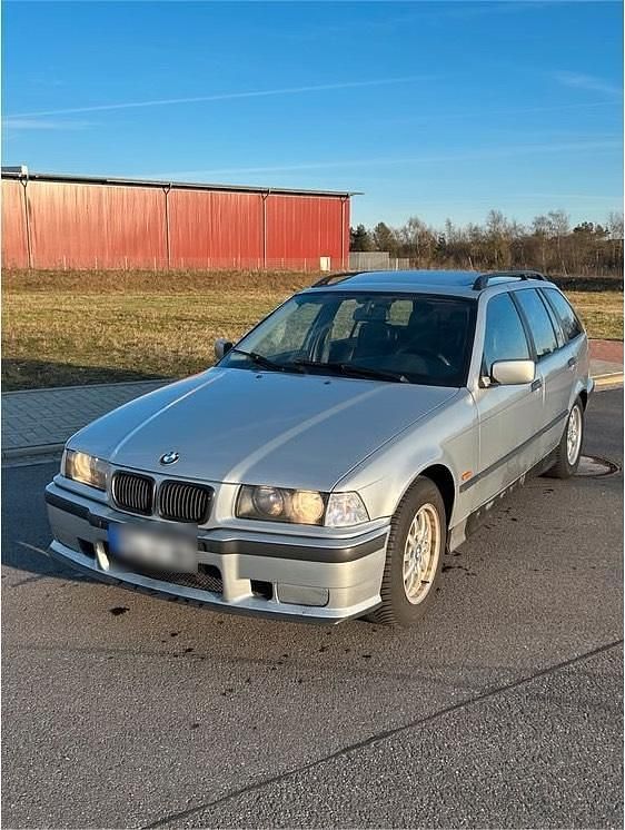 Gebraucht BMW 320 150 PS (110 kW) 1997 Silber Kombi