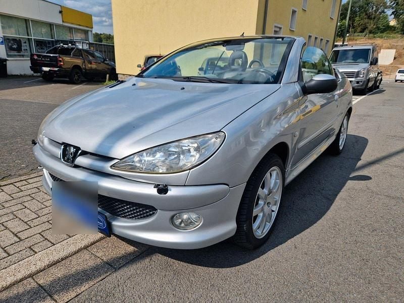 Grau Gebraucht 2004 Peugeot 206 CC Platinum Cabrio | 1.500 € (Guter Preis) - Bild 1/4