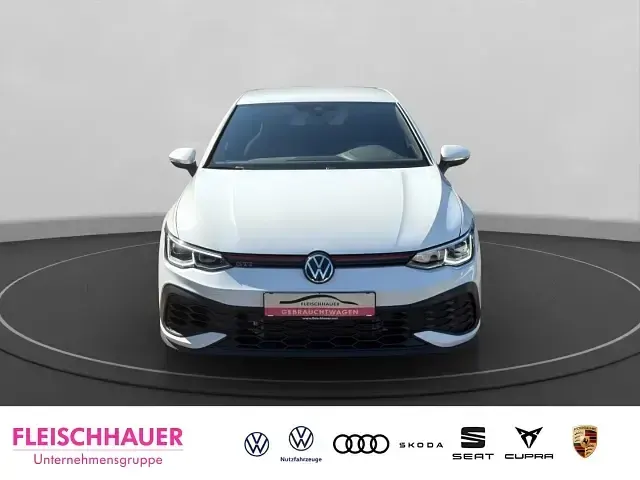 Gebraucht VW Golf VIII 300 PS (220 kW) 2021 Pure white Limousine