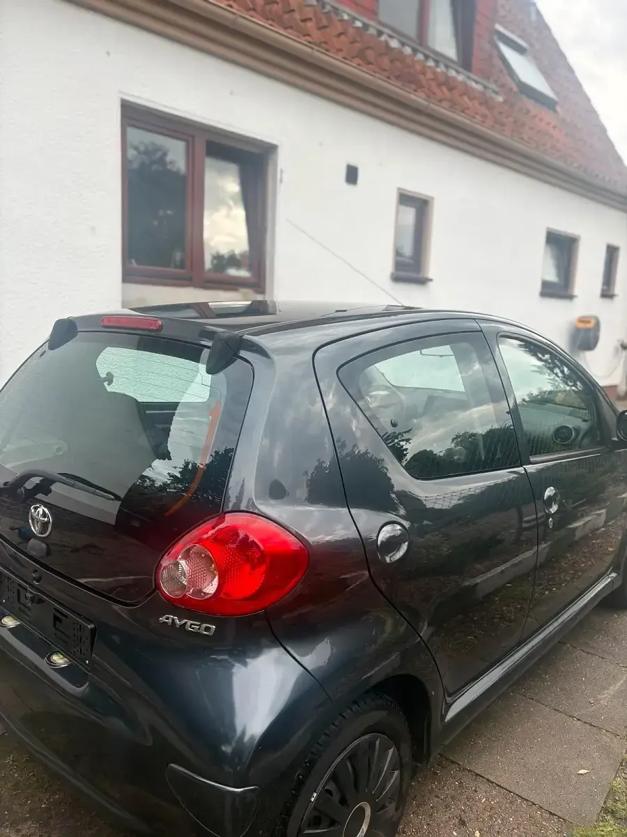 Gebraucht Toyota Aygo 70 PS (51 kW) 2007 Andere farben Kleinwagen