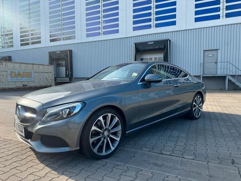 Grau Gebraucht 2016 Mercedes C200 Coupé | 19.800 € (Fairer Preis) - Bild 1/4